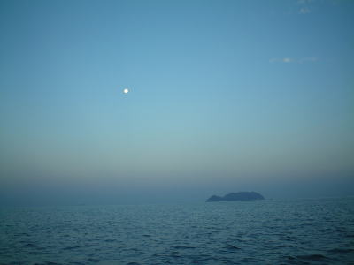 海の夜明け